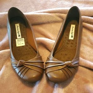 {American Eagle} flats